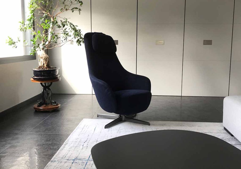 Fauteuil design dans une maison d'architecte